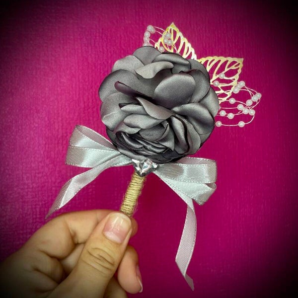Broche pour costume