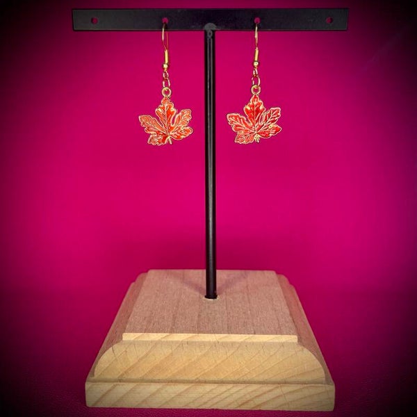 Boucles d’oreilles rouges/bordeaux en acier inoxydable – Motif raffiné