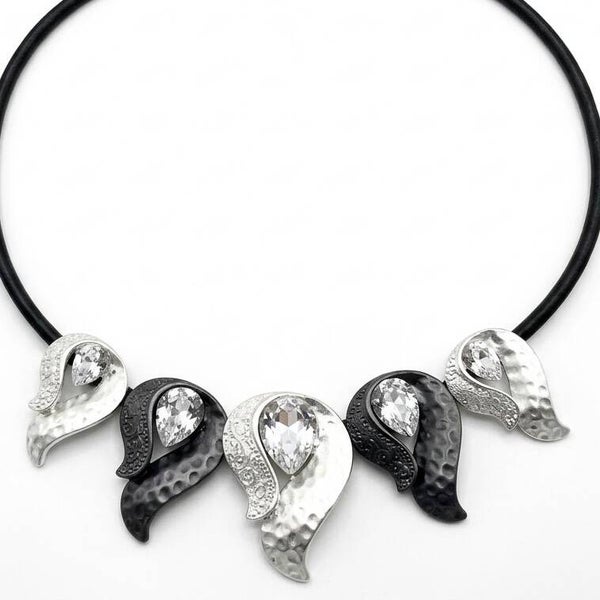 Collier Cérémonie – Strass & Perles