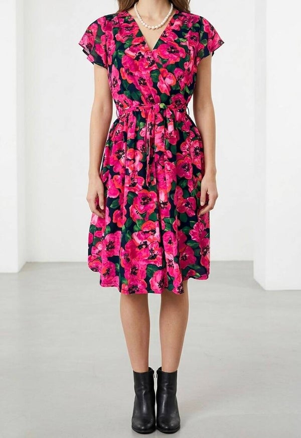 Robe Courte à Motifs – Un Style Intemporel