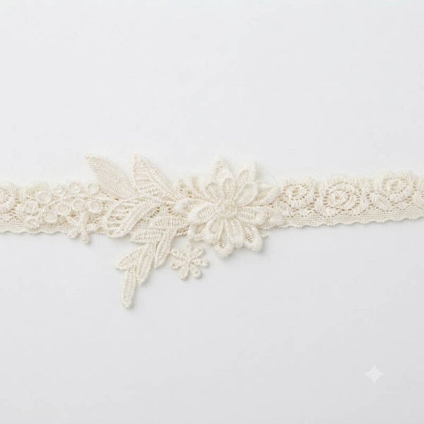 Jarretière Extensible en Dentelle Blanche – Accessoire Chic de Cérémonie