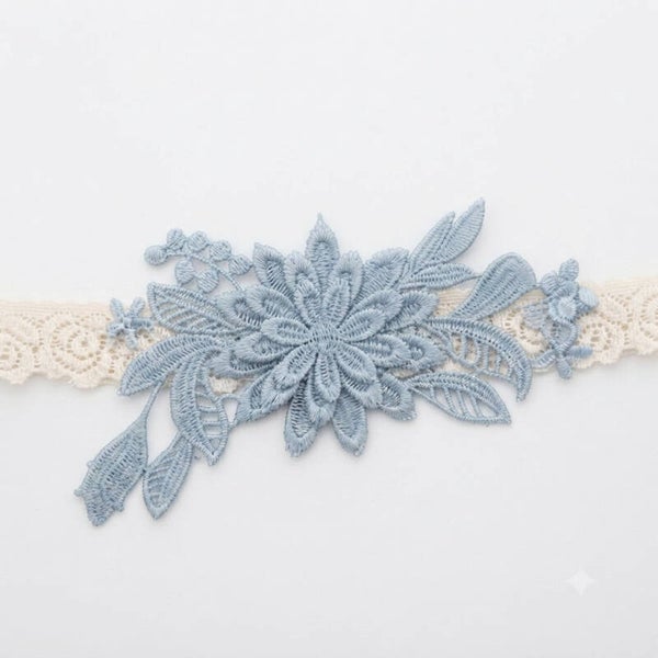 Jarretière Extensible en Dentelle Blanche – Accessoire Chic de Cérémonie