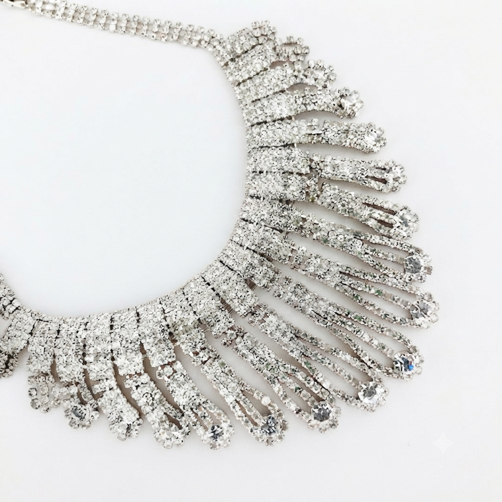 Collier Cérémonie – Strass & Perles