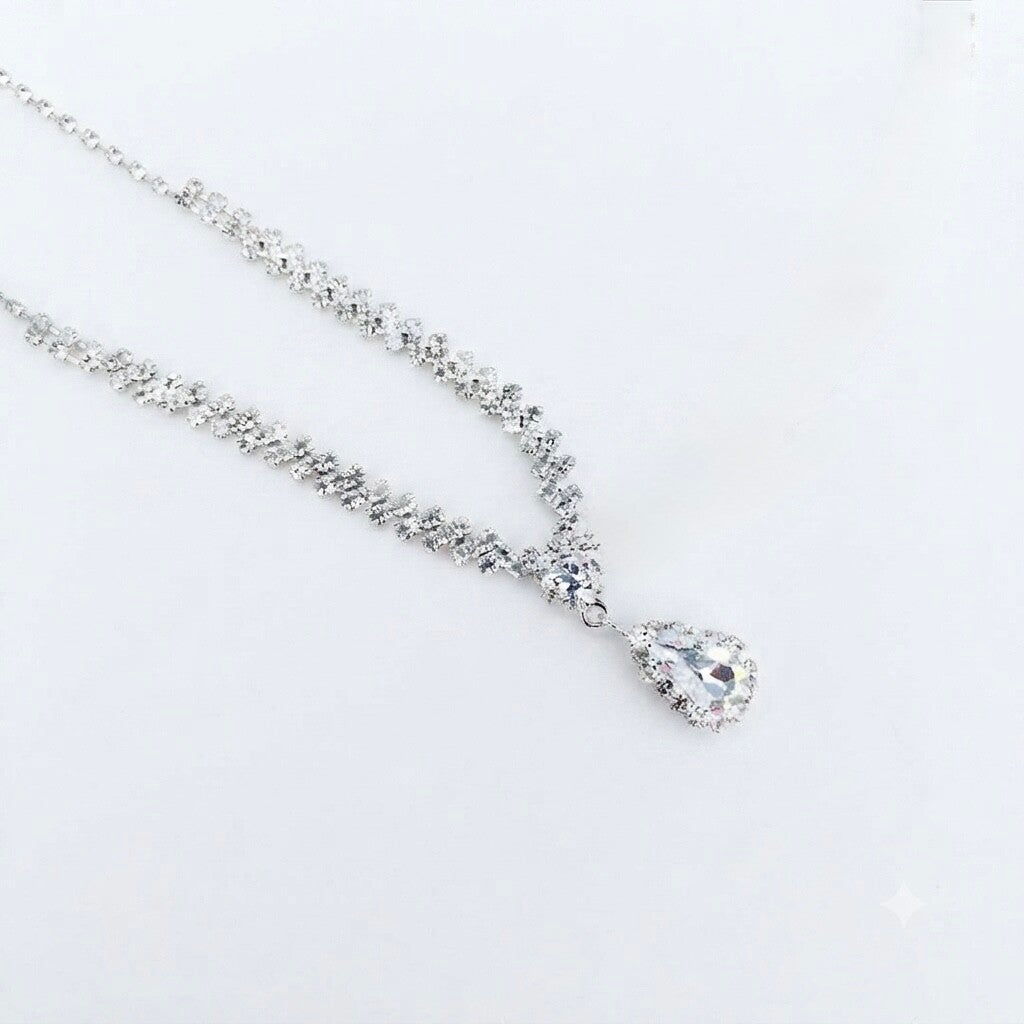 Collier Cérémonie – Strass & Perles