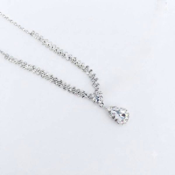 Collier Cérémonie – Strass & Perles