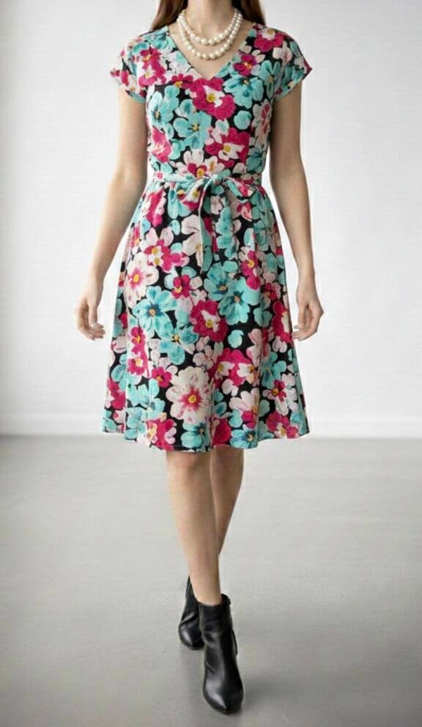 Robe Courte à Motifs – Un Style Intemporel