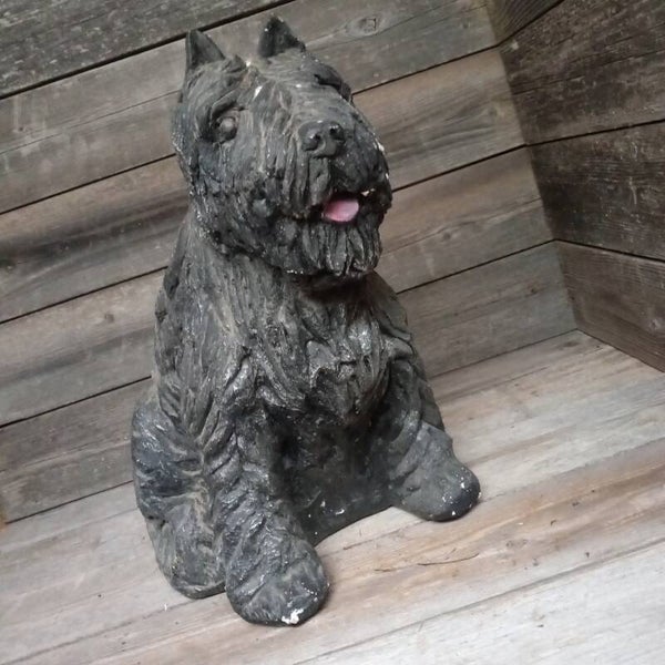 Aardewerken gekleide bouvier.