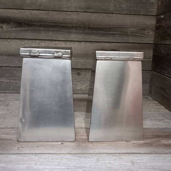 Set van 2 RVS wattendispensers, van behandelkamer dierenarts afkomstig.