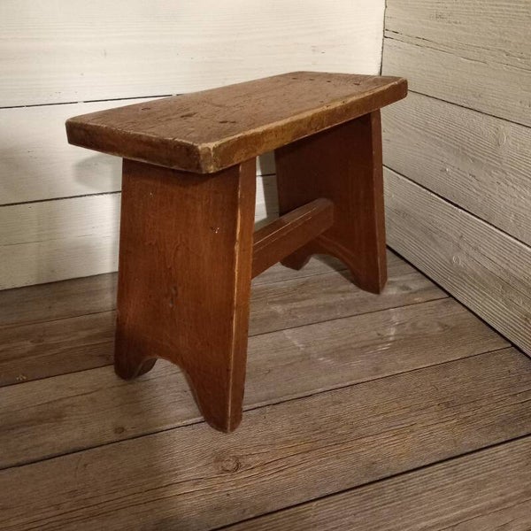 Vintage houten voetenkrukje / vensterbankje.