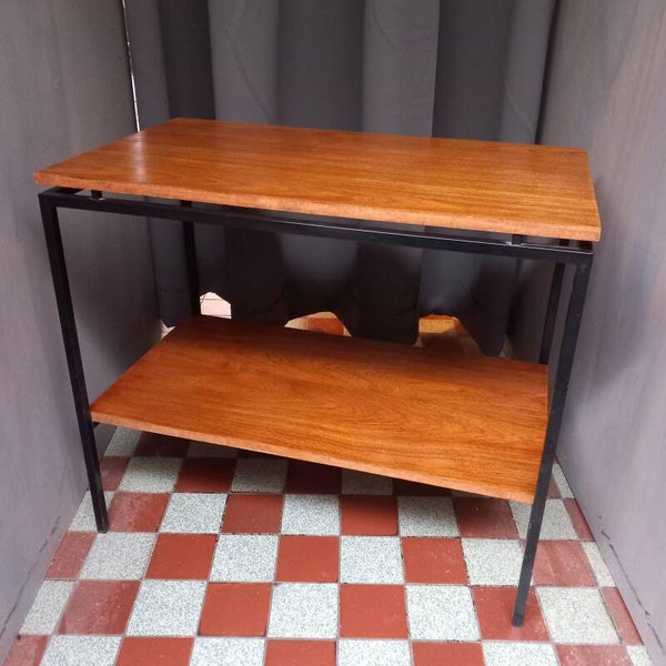 Mid-century teak fineer bijzettafel.