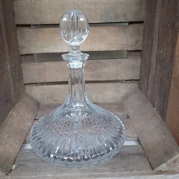 Kristallen scheepskaraf, in nieuwstaat.