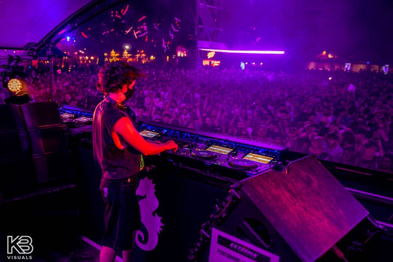 extrema-by-kbvisuals-121-standard.jpg