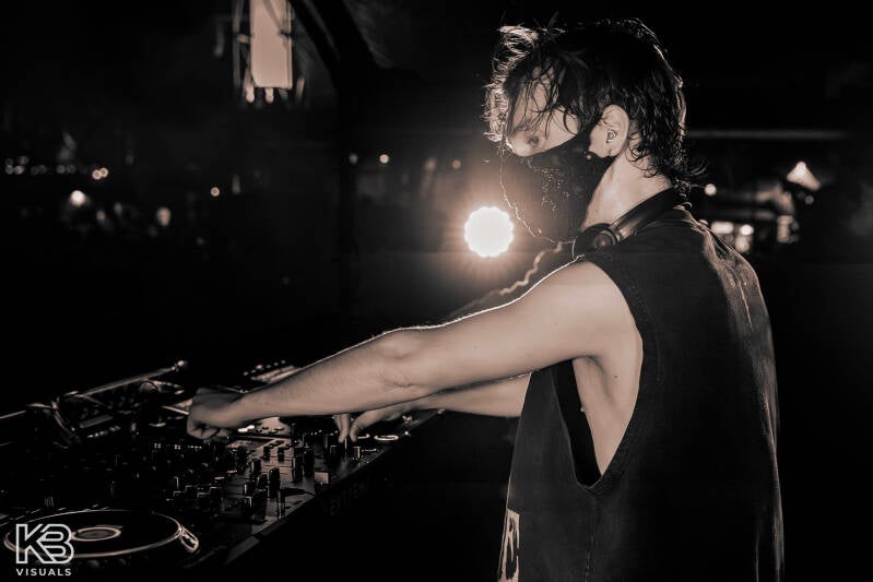 extrema-by-kbvisuals-130-standard.jpg