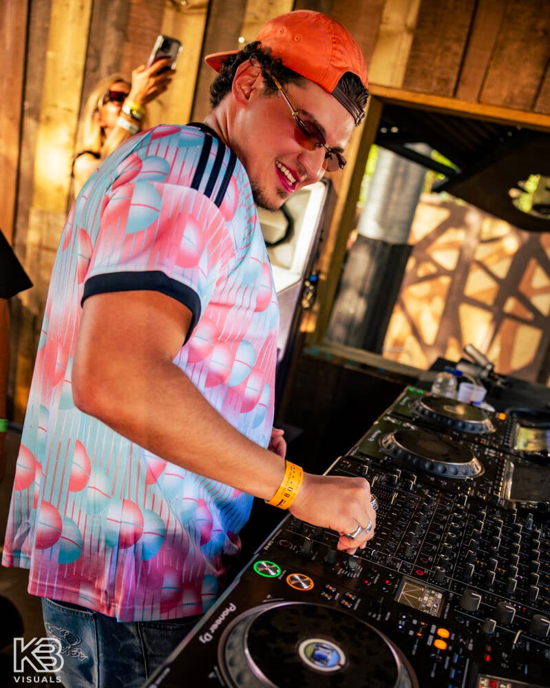 extrema-by-kbvisuals-280-standard.jpg