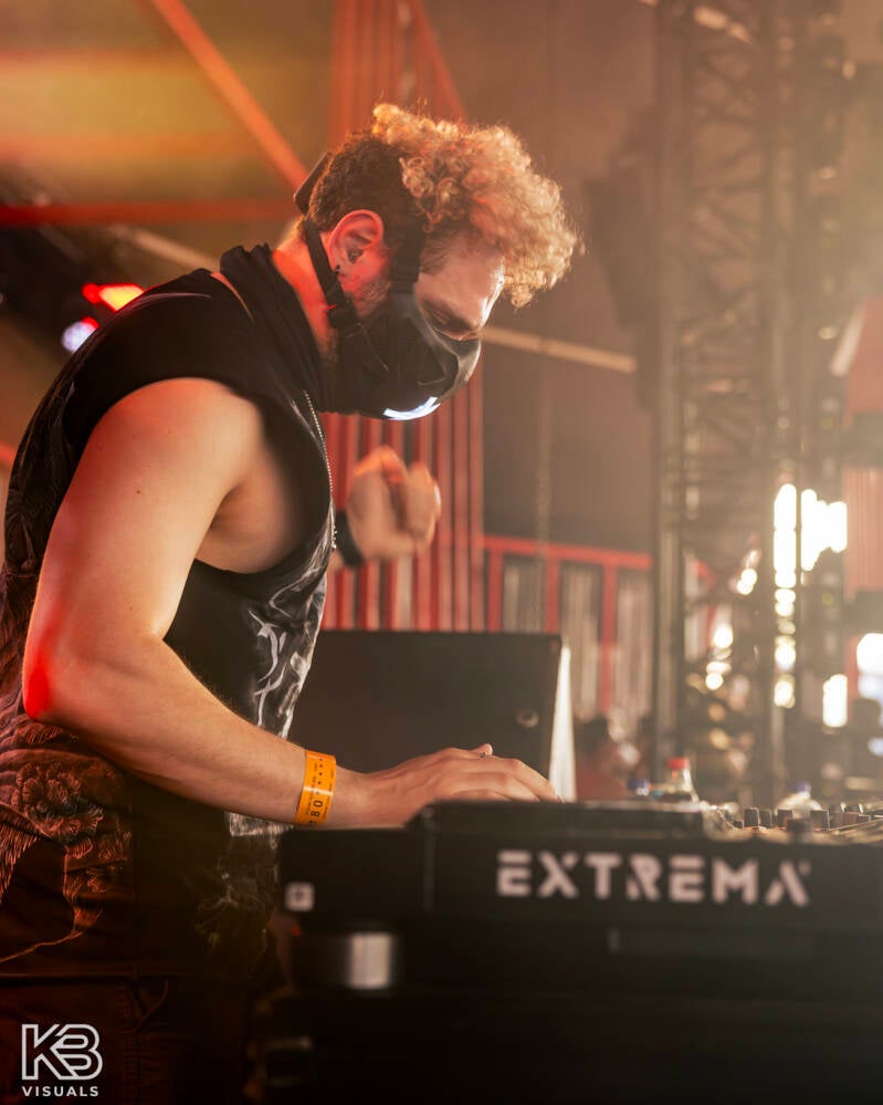 extrema-by-kbvisuals-305-standard.jpg