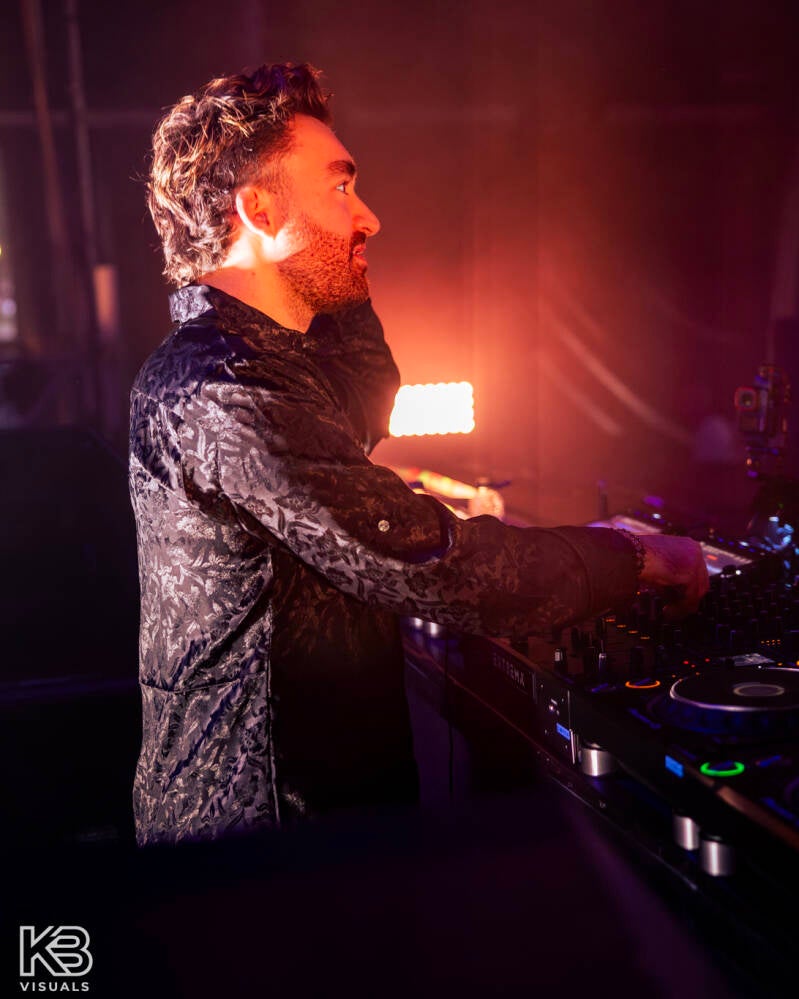 extrema-by-kbvisuals-320-standard.jpg