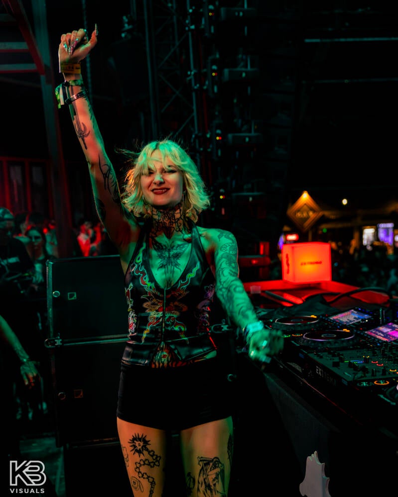 extrema-by-kbvisuals-336-standard-fasqzq.jpg