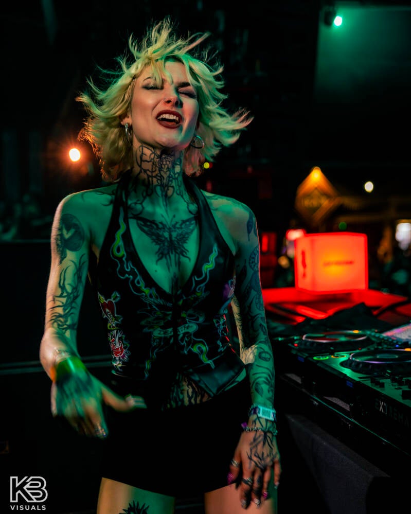 extrema-by-kbvisuals-337-standard.jpg