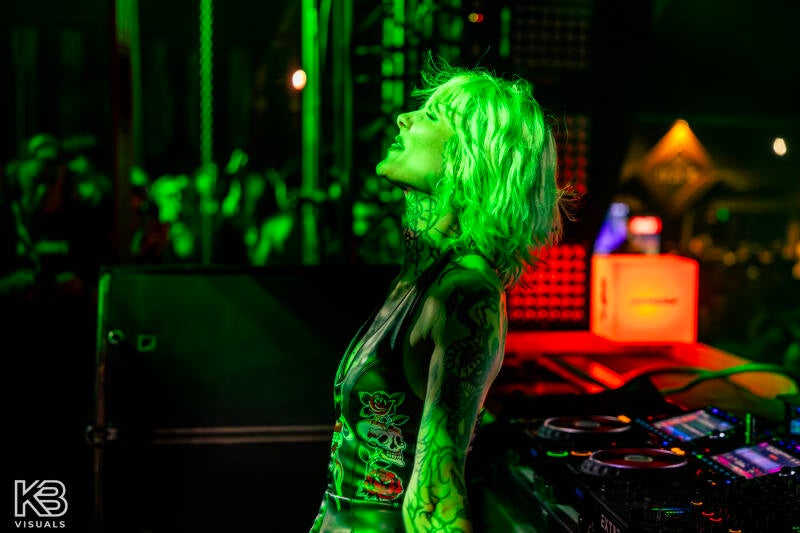 extrema-by-kbvisuals-346-standard.jpg