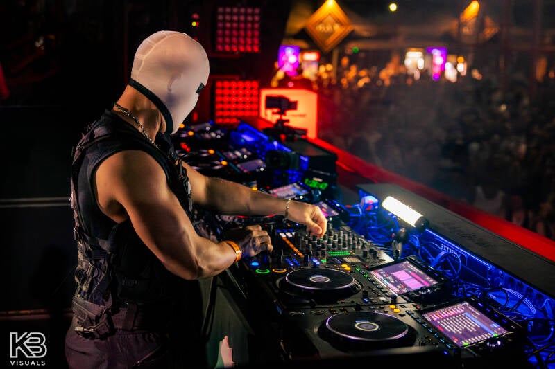extrema-by-kbvisuals-354-standard.jpg