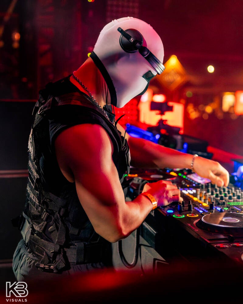 extrema-by-kbvisuals-355-standard.jpg