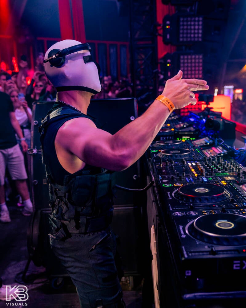 extrema-by-kbvisuals-361-standard.jpg