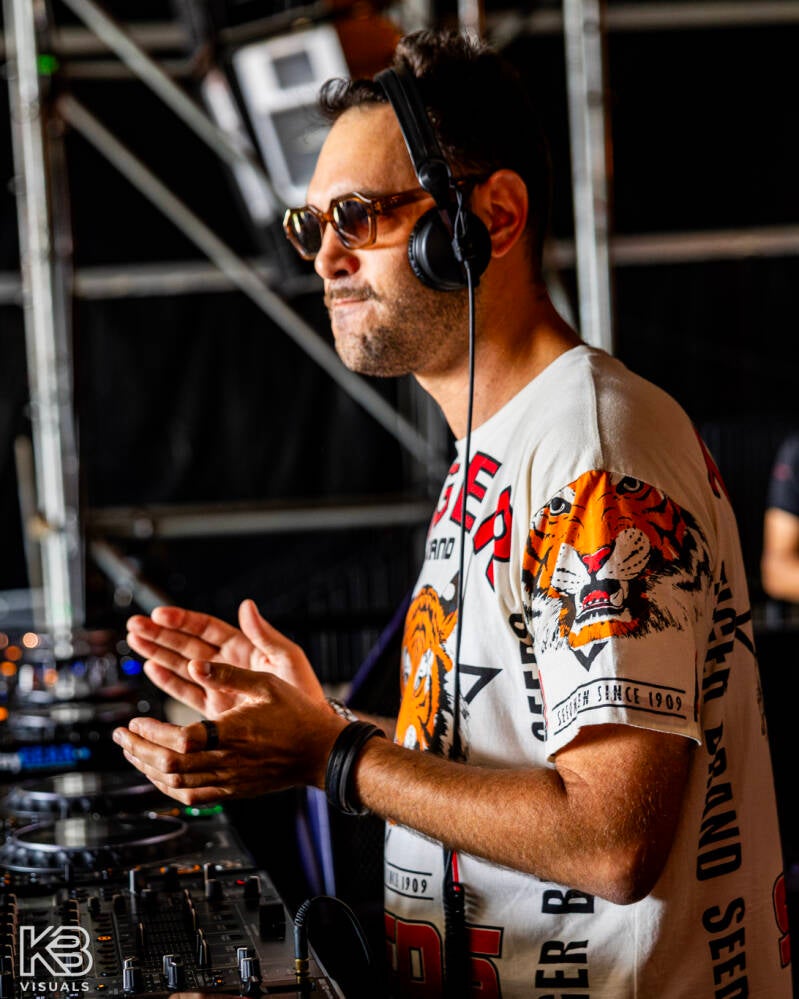 extrema-by-kbvisuals-384-standard.jpg