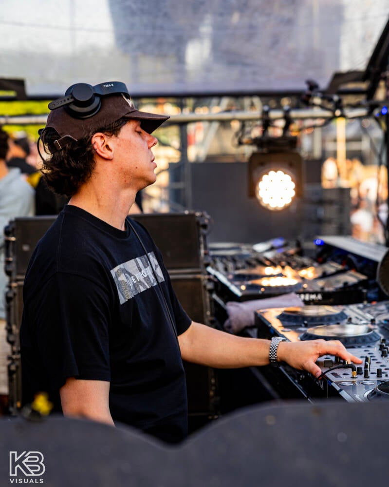 extrema-by-kbvisuals-416-standard.jpg