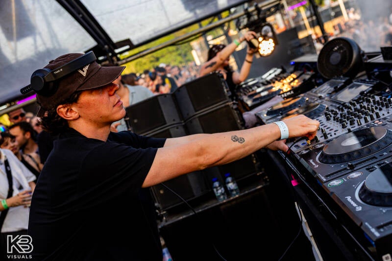 extrema-by-kbvisuals-417-standard.jpg