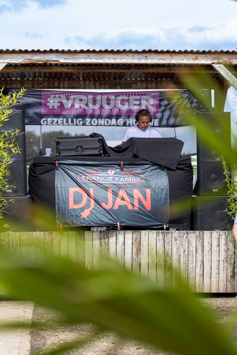 vr-dj-jan-b-dach-16-standard.jpg