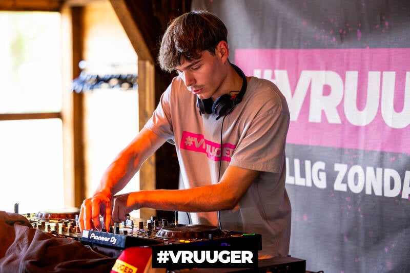 vruuger3aug-107-standard.jpg