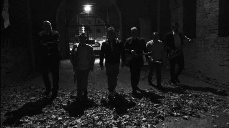 SUL SET DEL VIDEOCLIP SCONFITTO DI SUCCESSO
