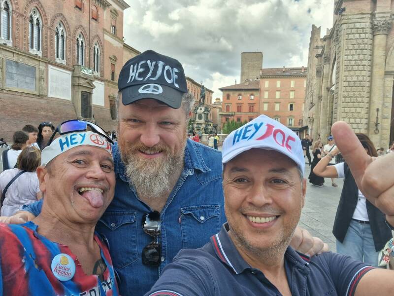 HEY JOE 2025 PIAZZA MAGGIORE CON IL GRANDE BATTERISTA IVANO ZANOTTI