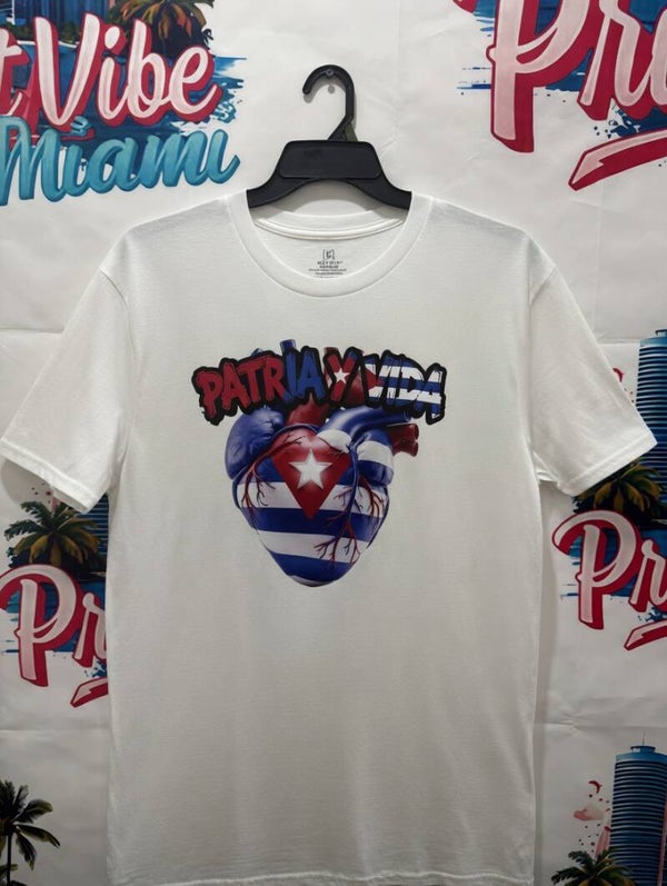 Patria y Vida Heart Tee