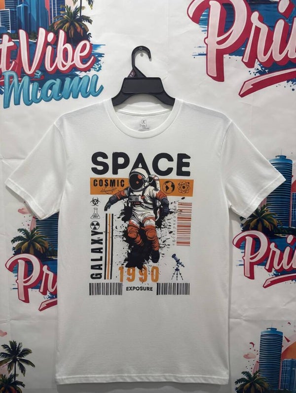 Camiseta "Cosmic 1990" – Edición Streetwear Astronaut