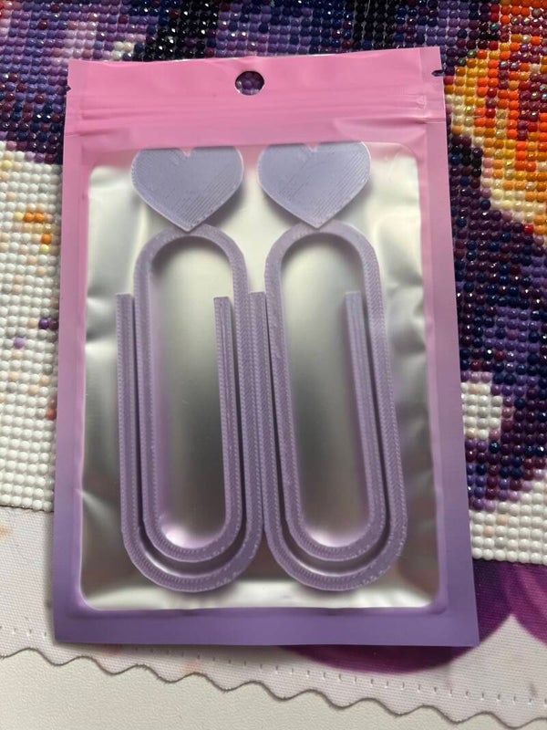 Canvas clips