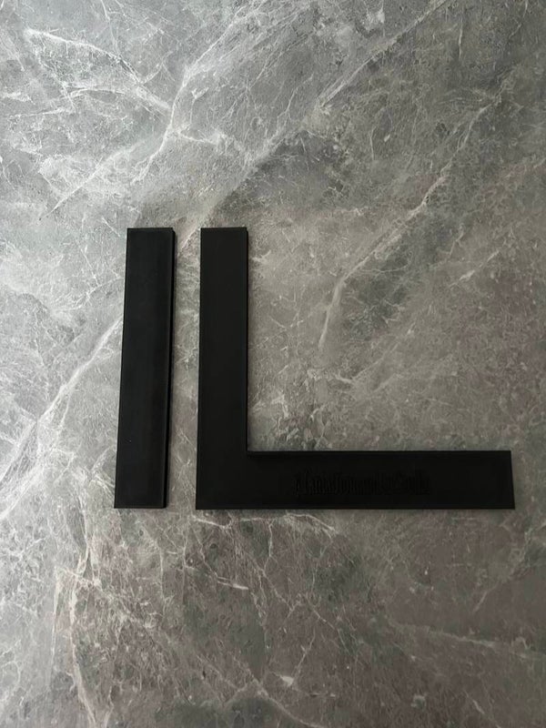 Canvas corner ruler