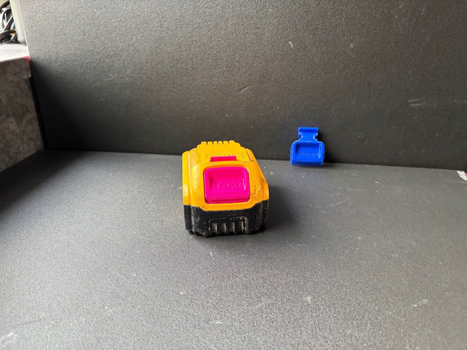 De Walt gepersonaliseerde 18 volt accu knop