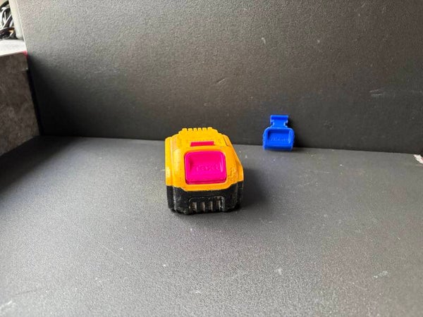 De Walt gepersonaliseerde 18 volt accu knop