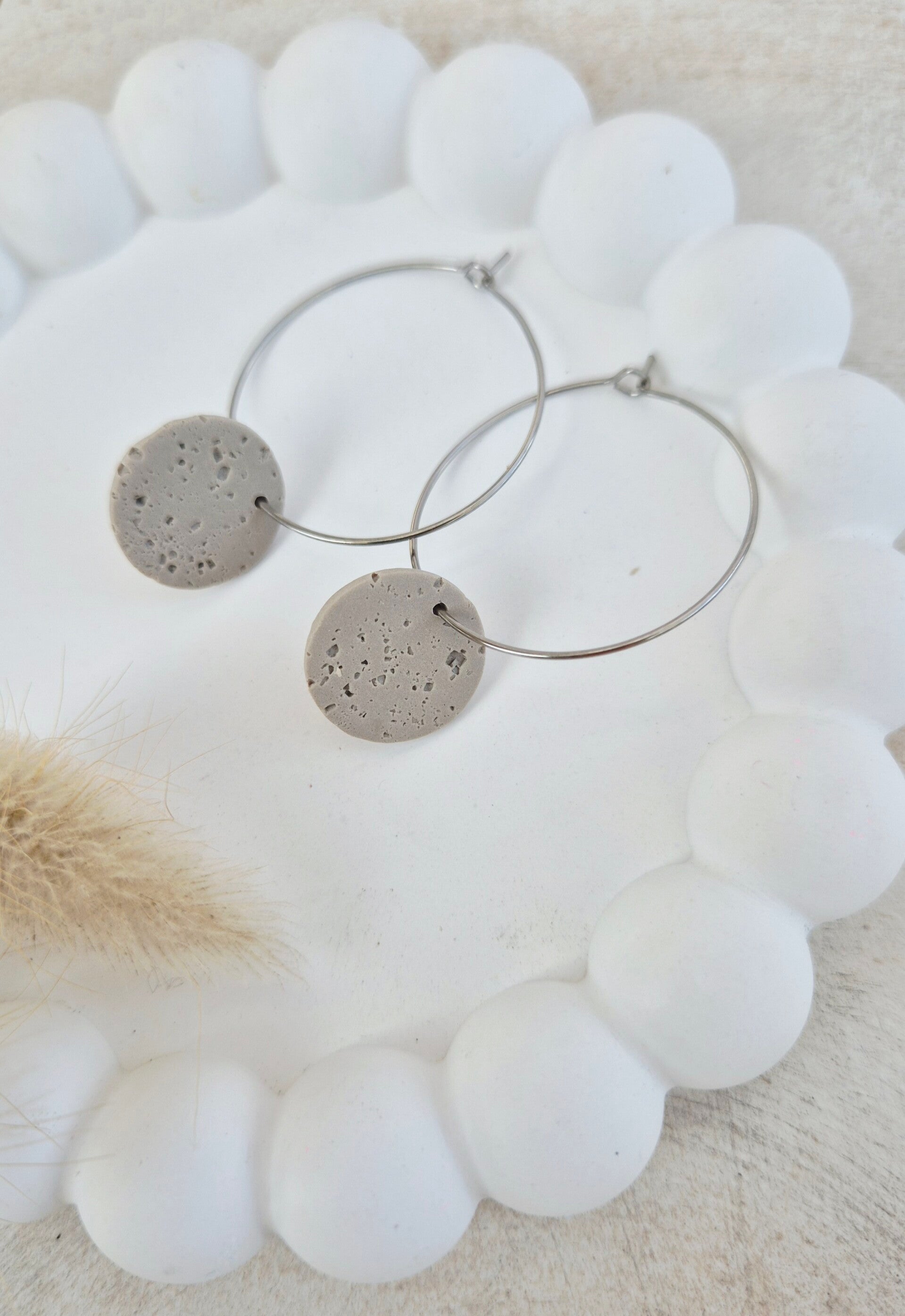 BETON-CHIC : Bria Silber