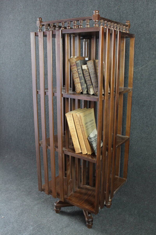 Libreria girevole.