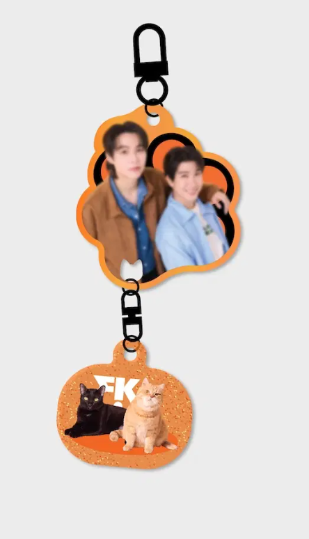Cat for Cash FirstKhaotung slautelhanger