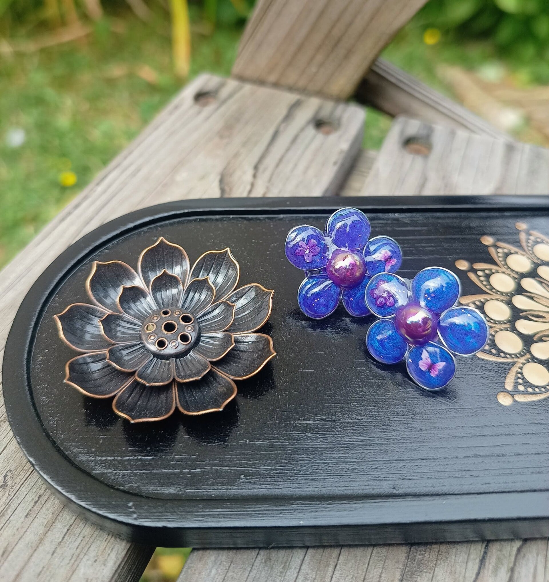 🌺Boucles d'oreilles Fleur en Résine - Lueurs de Lavande.