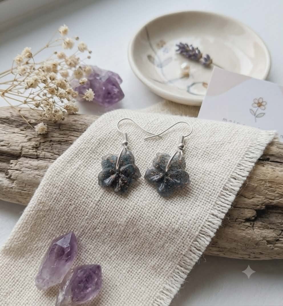 🌸 Boucles d'Oreilles fleurs - Fleur de Nuit Étoilée Céleste - 15 mm.
