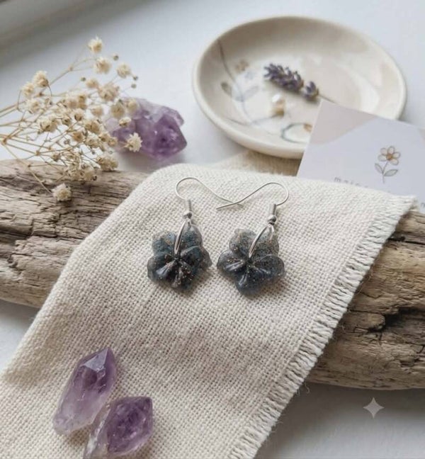 🌸 Boucles d'Oreilles fleurs - Fleur de Nuit Étoilée Céleste - 15 mm.