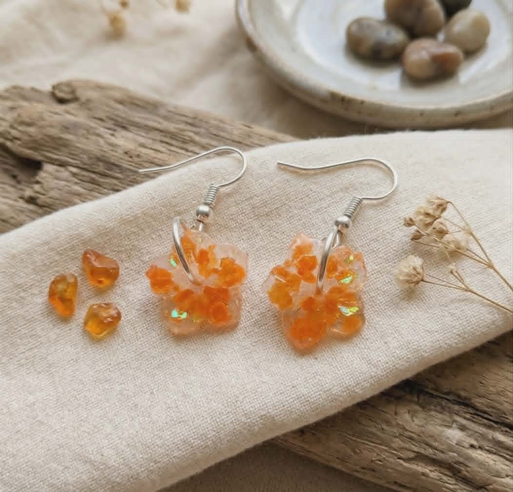 🌸 Boucles d'Oreilles fleurs - Lueurs de Cornaline - 15 mm.