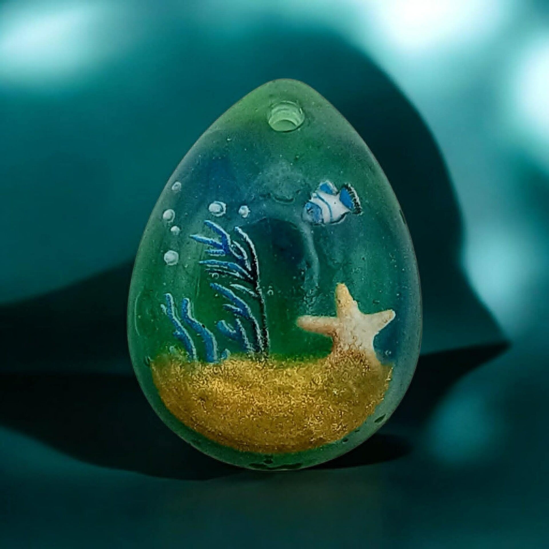 🐟 Médaillon en résine - L'Odyssée du Petit Poisson-Clown.
