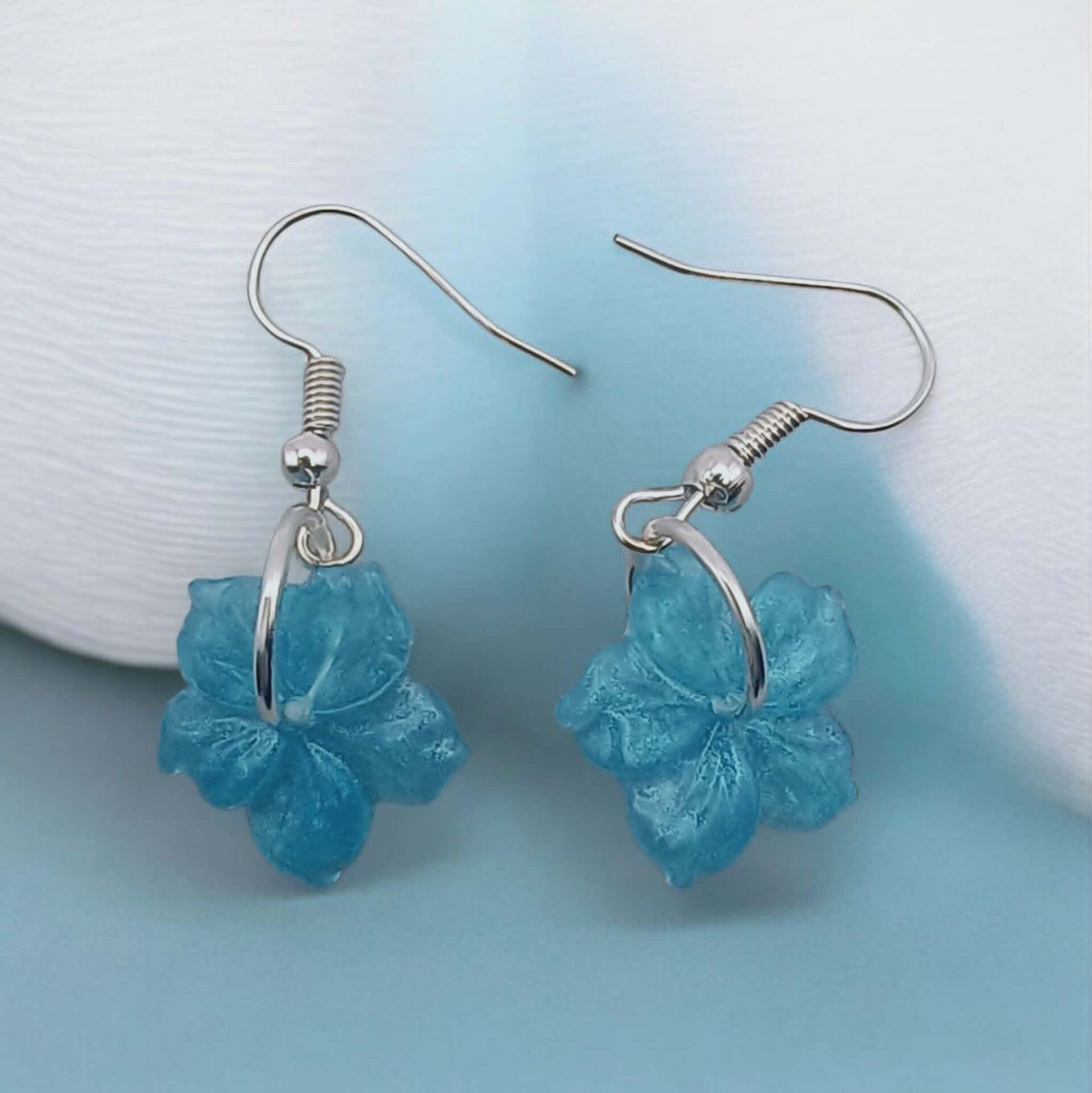 🌸 Boucles d'Oreilles fleurs - Blue - 15 mm.