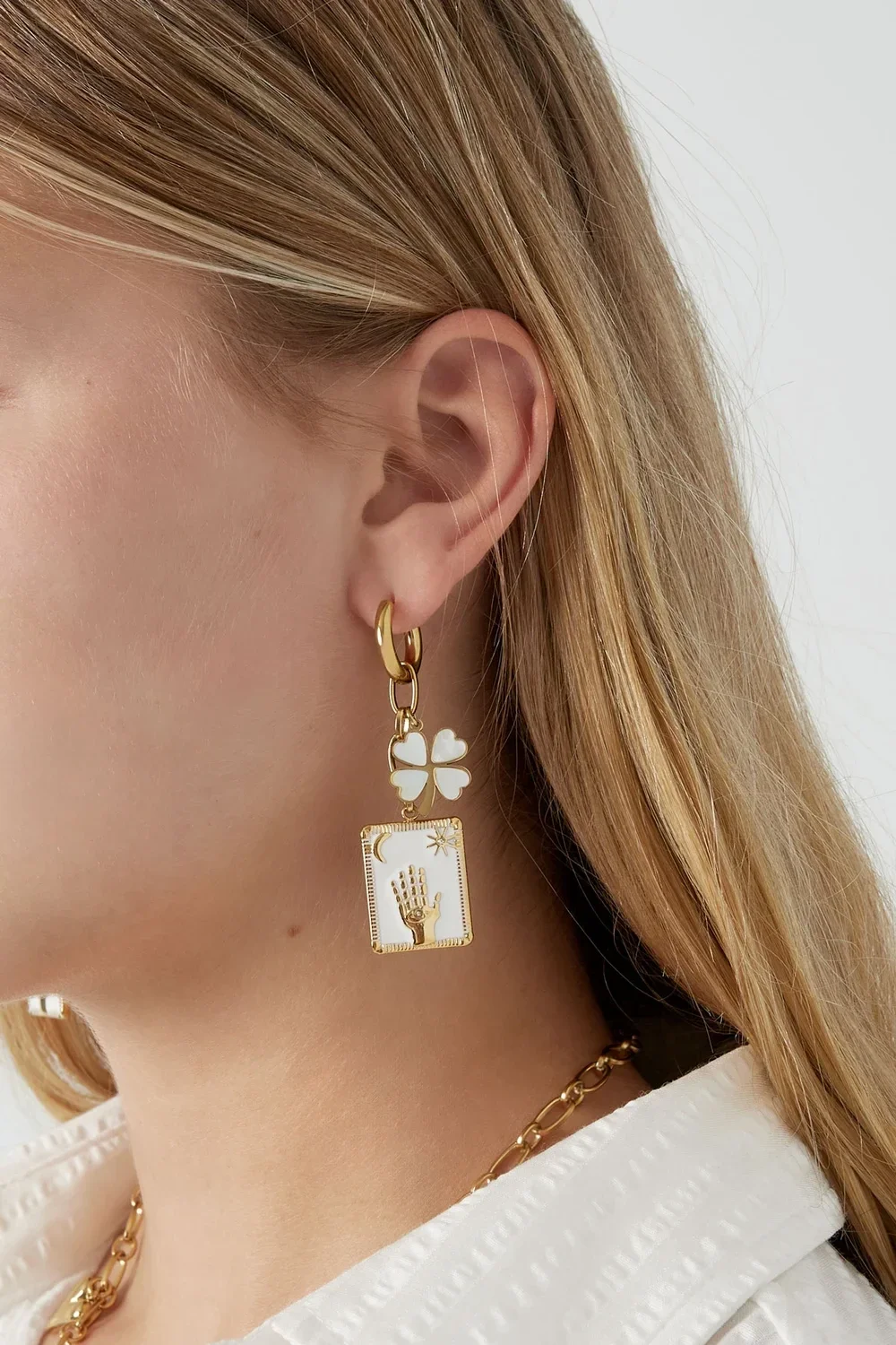 Ootbellen raise your hand