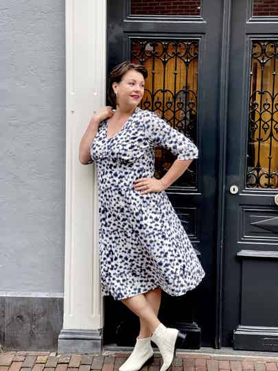 Getailleerde jurk Trinny